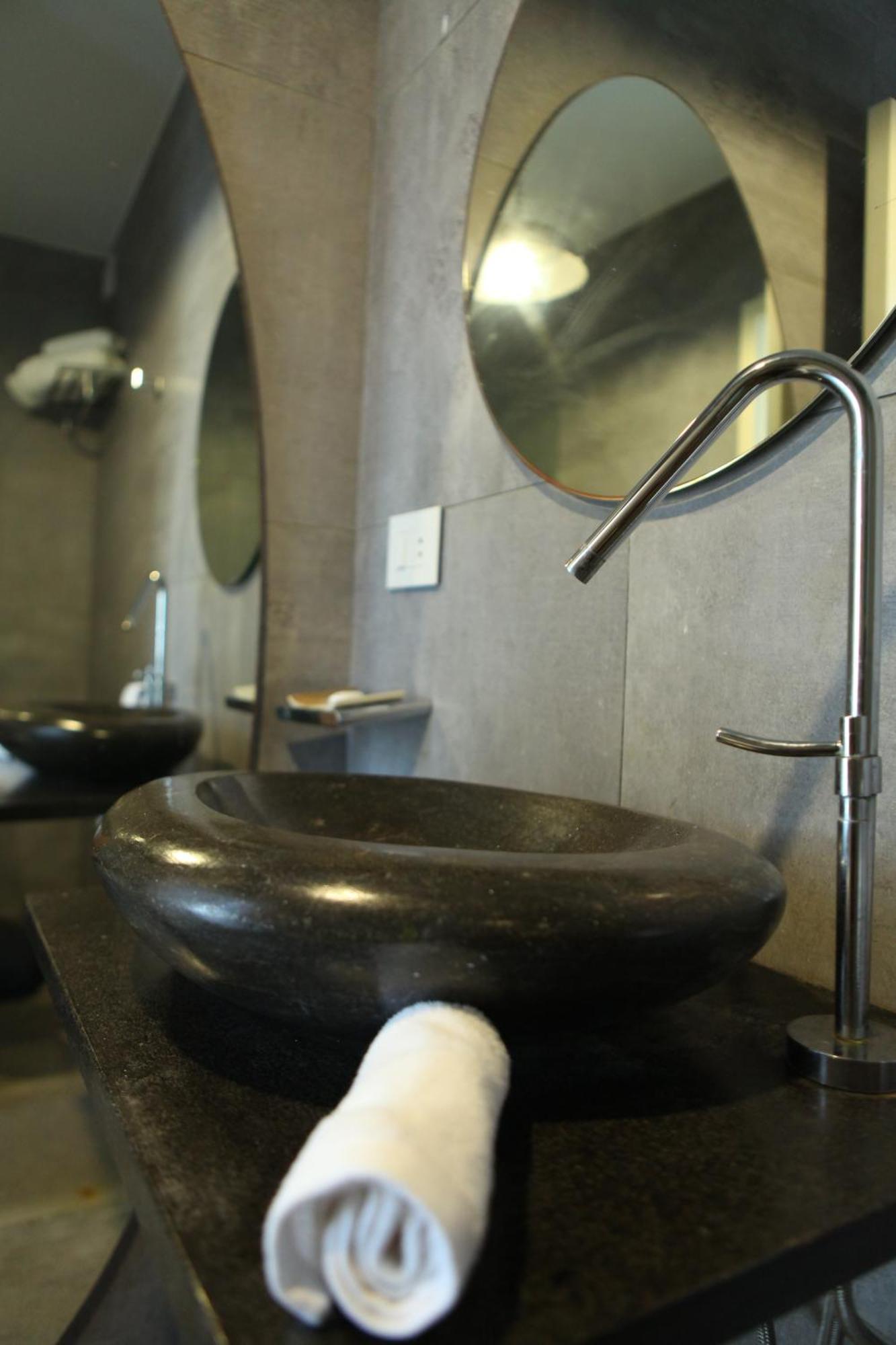 Jhotelresorts Damour Esterno foto